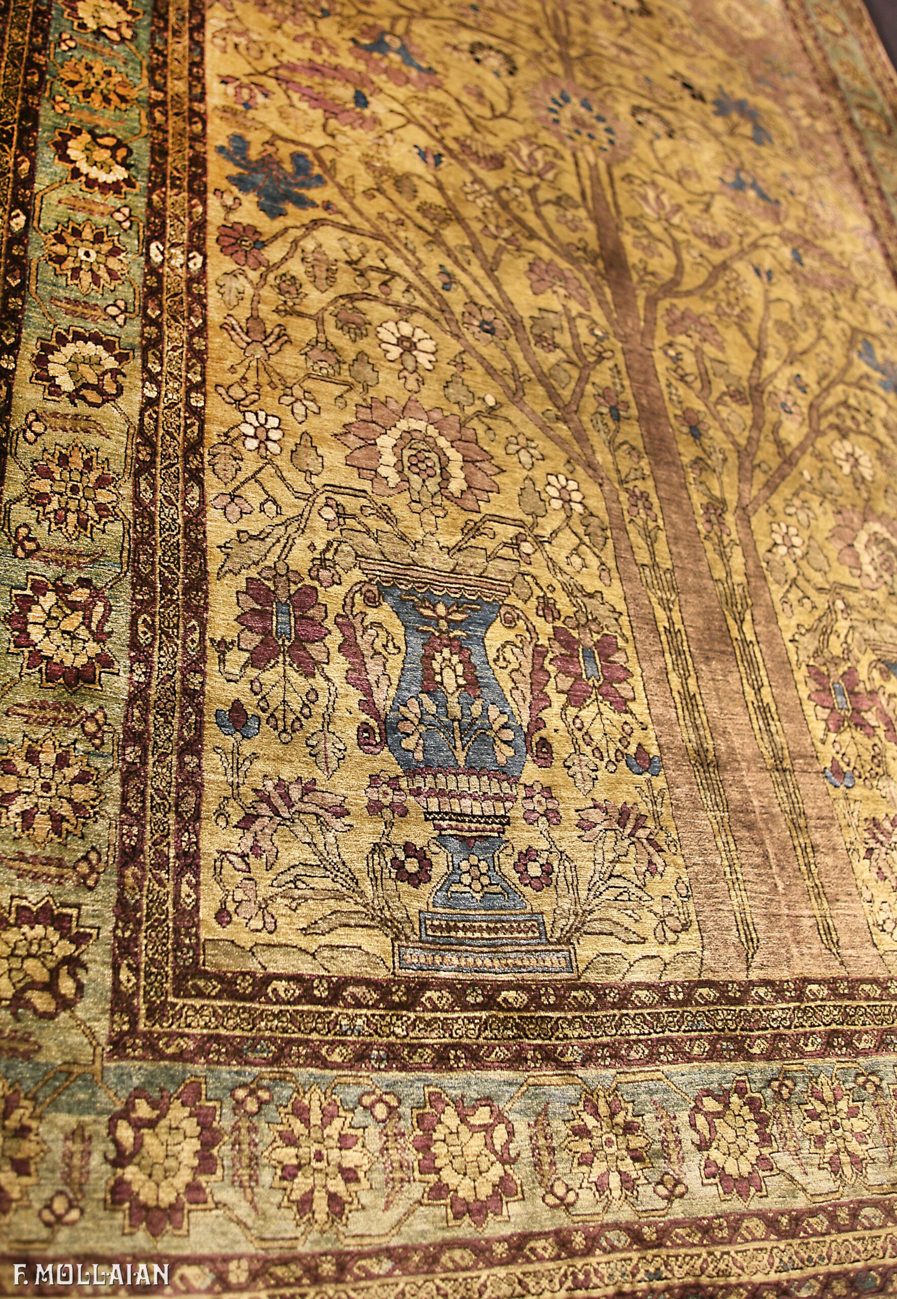 Antique Persian Farahan Silk Rug n°:28576964