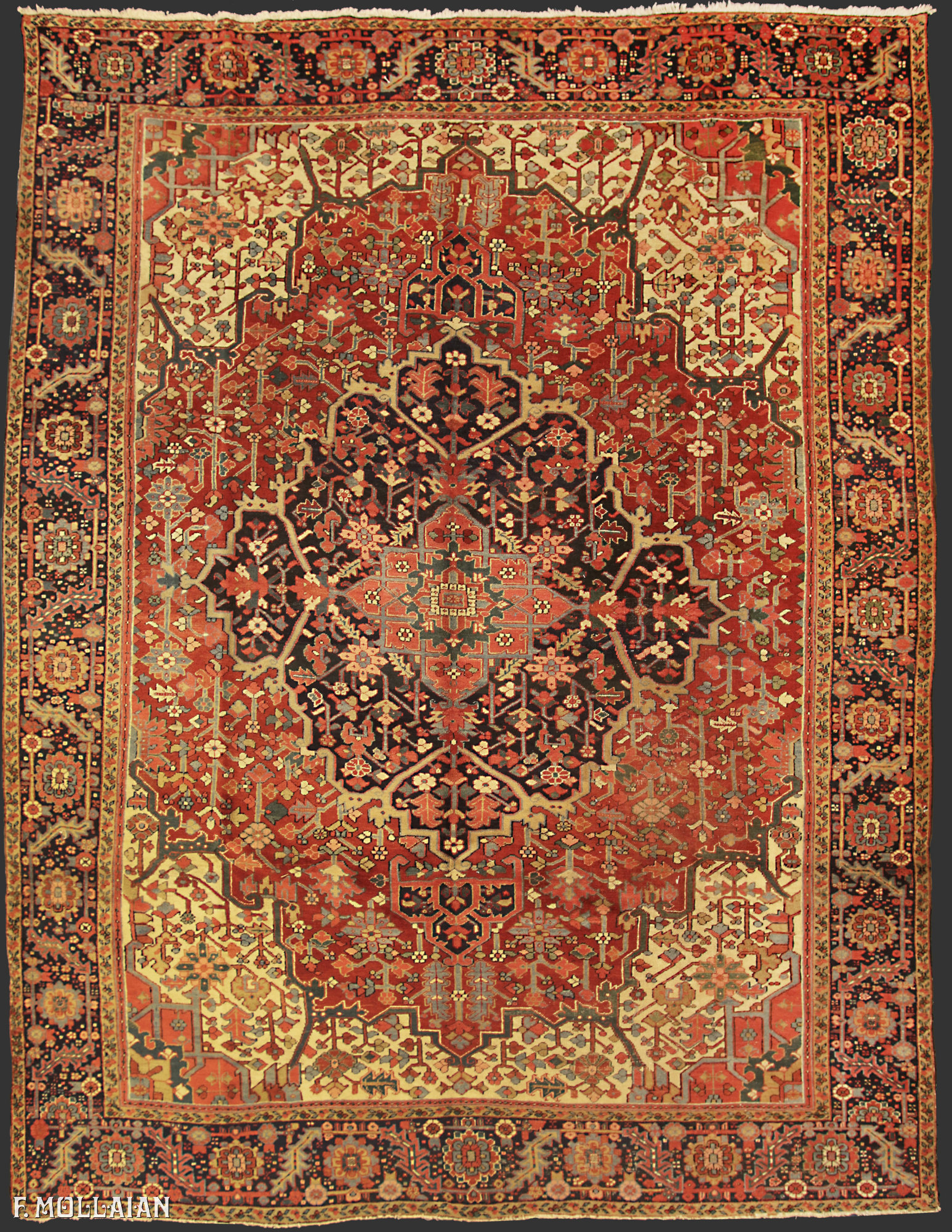 Antique Persian Heriz Rug n°:97080710