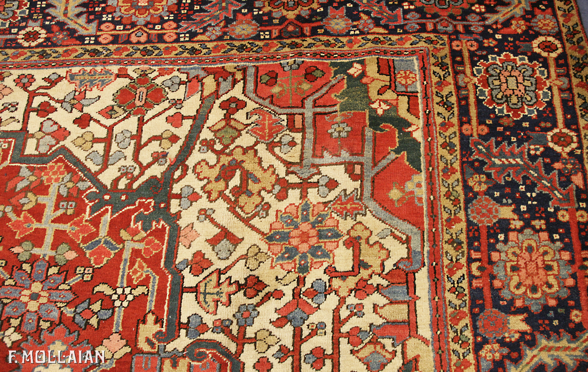 Antique Persian Heriz Rug n°:97080710
